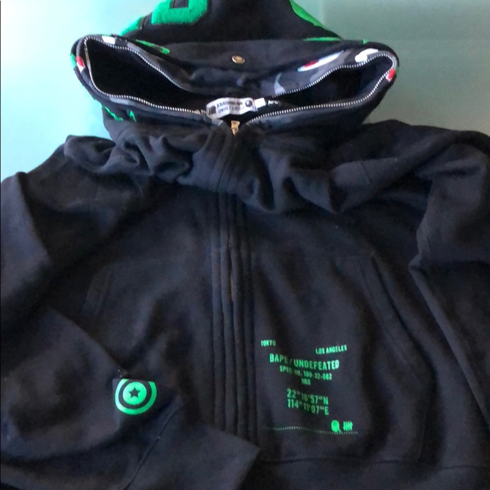Bape Men’s XL undefeated sweatshirt